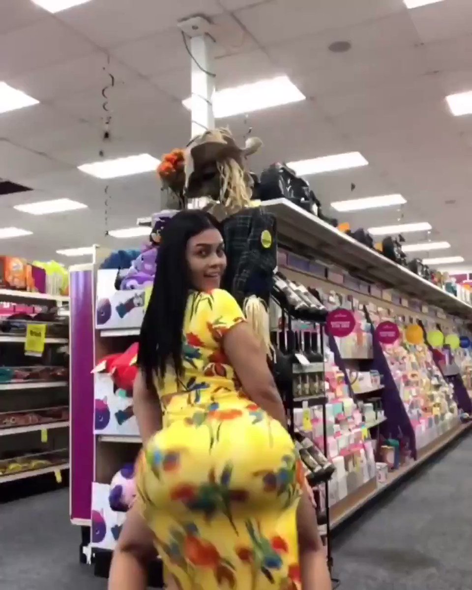 big booty latina twerk