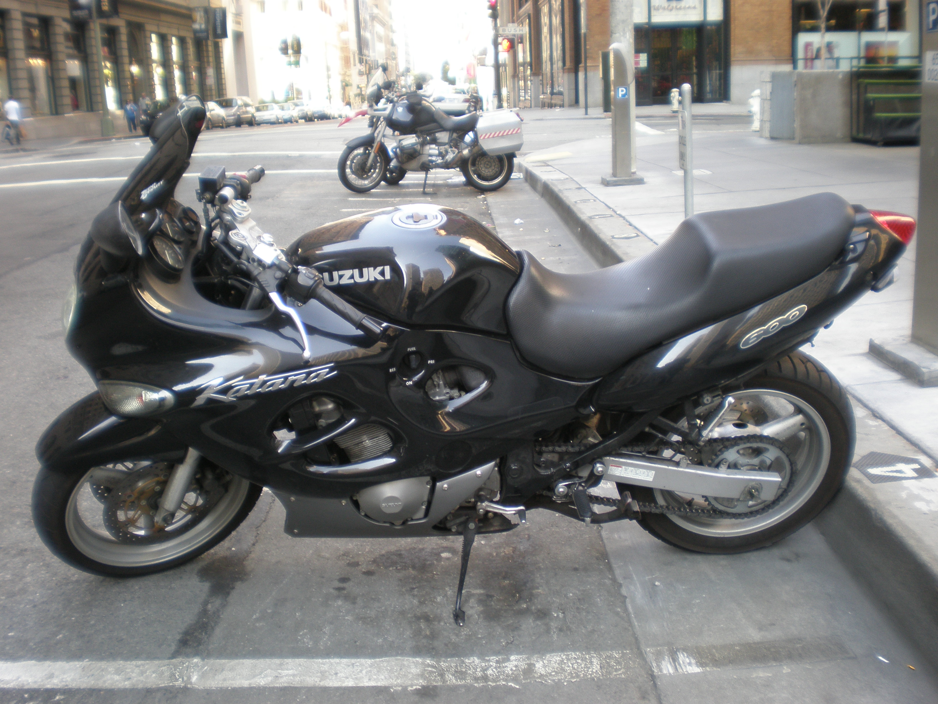 moto suzuki 600 precio