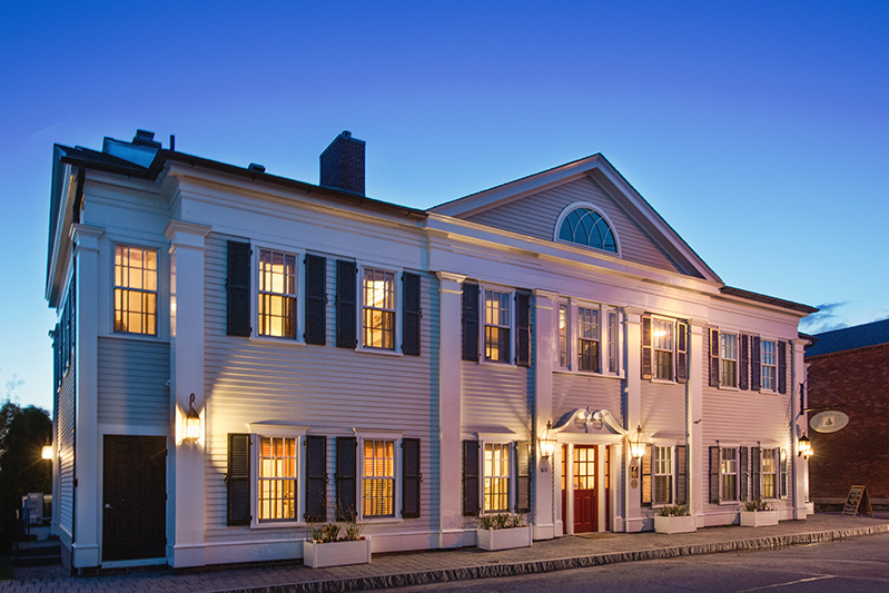 places to stay in stonington ct