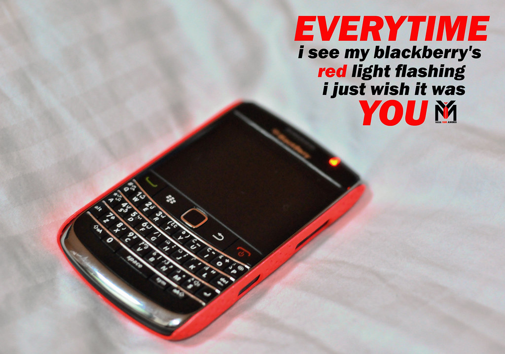 blackberry flashing red light