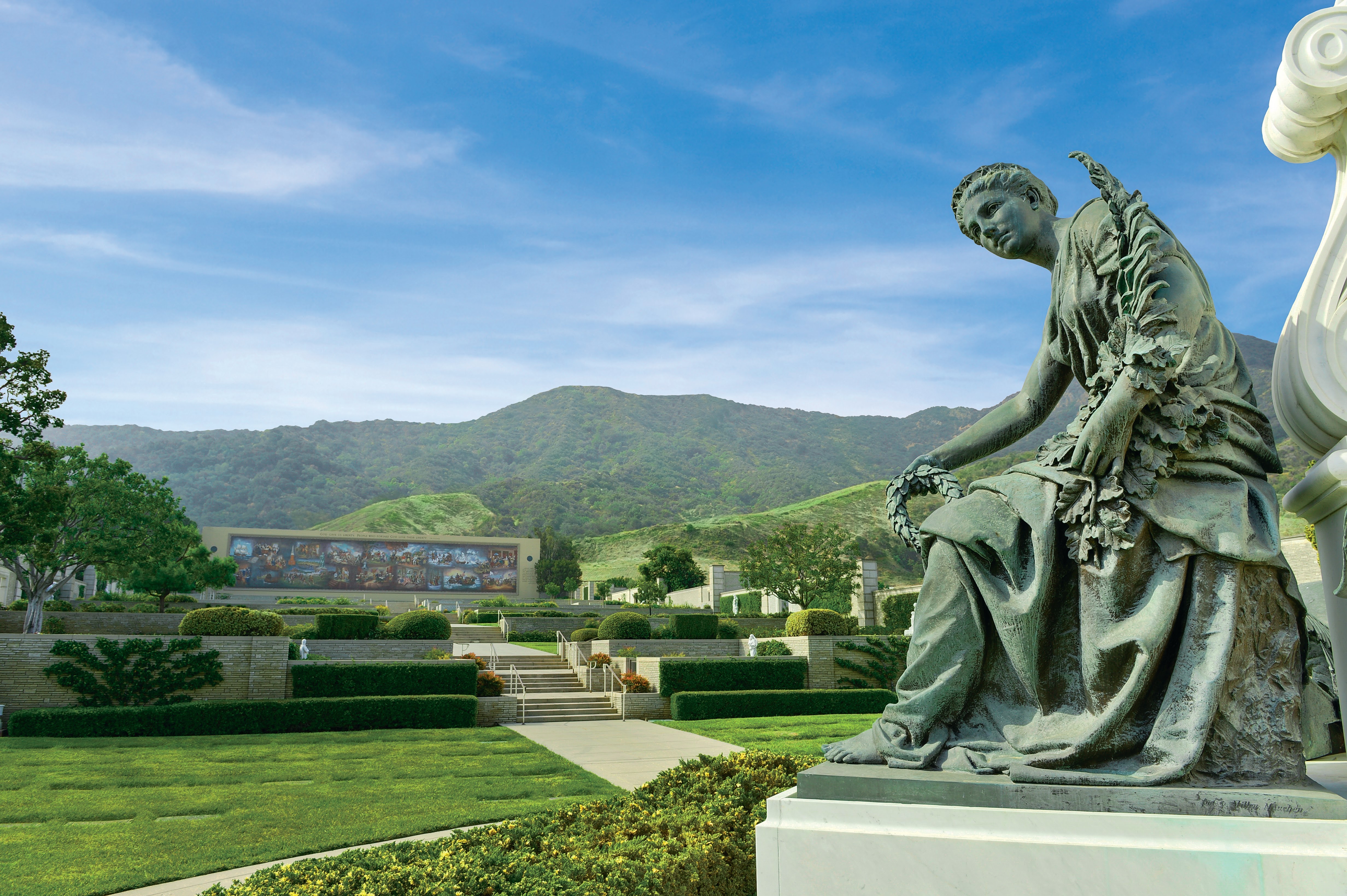 forest lawn mortuary hollywood hills