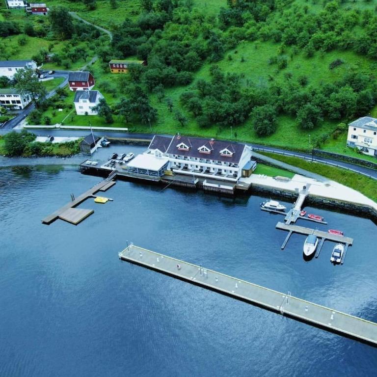 flam marina and apartments