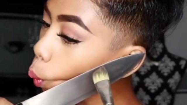 eyeliner with knife