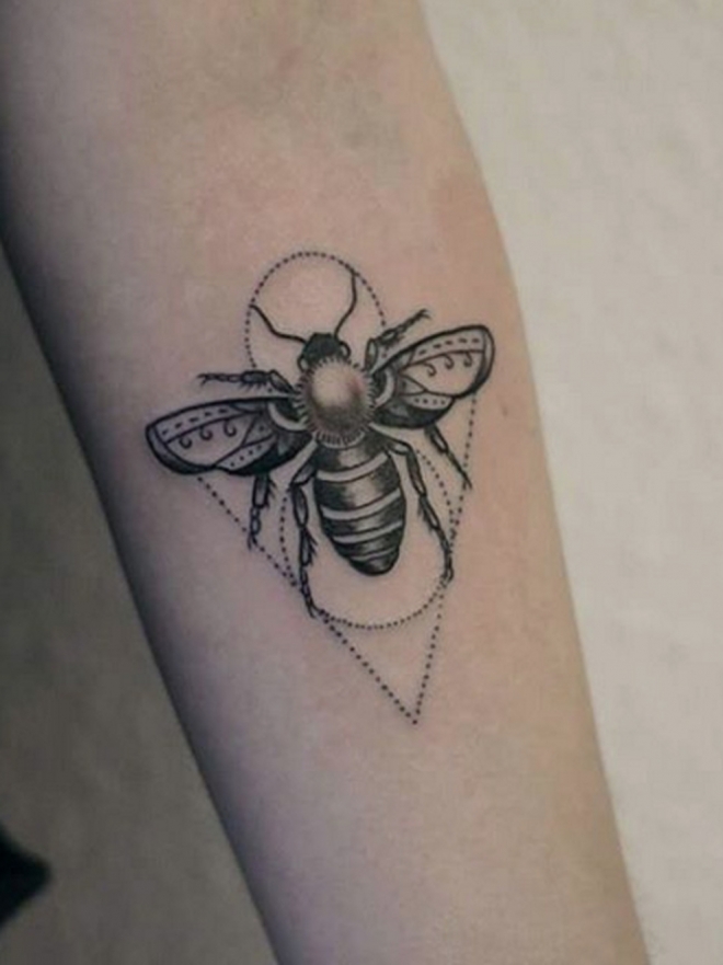 abeja tatoo