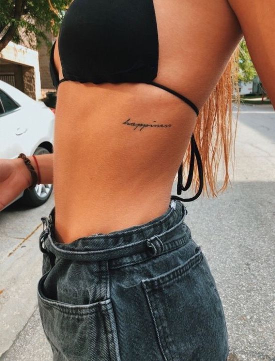 tatuajes costado mujer pequeños