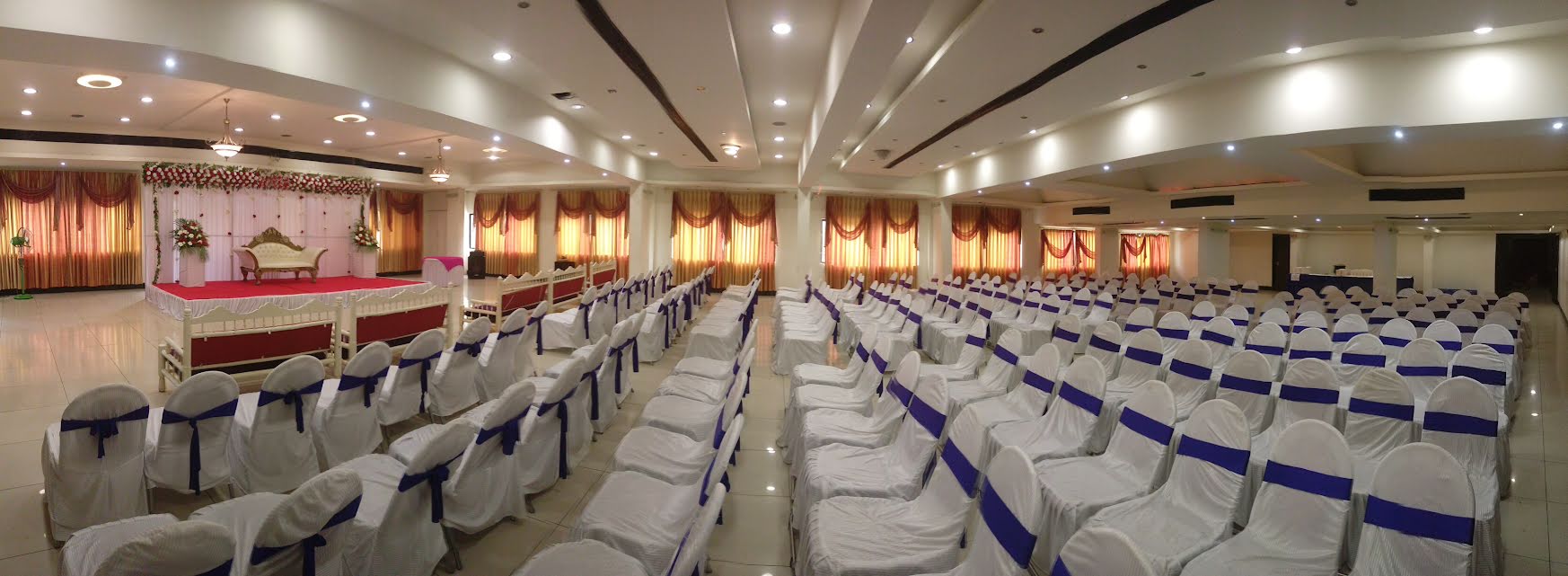 banquet hall size for 300 persons