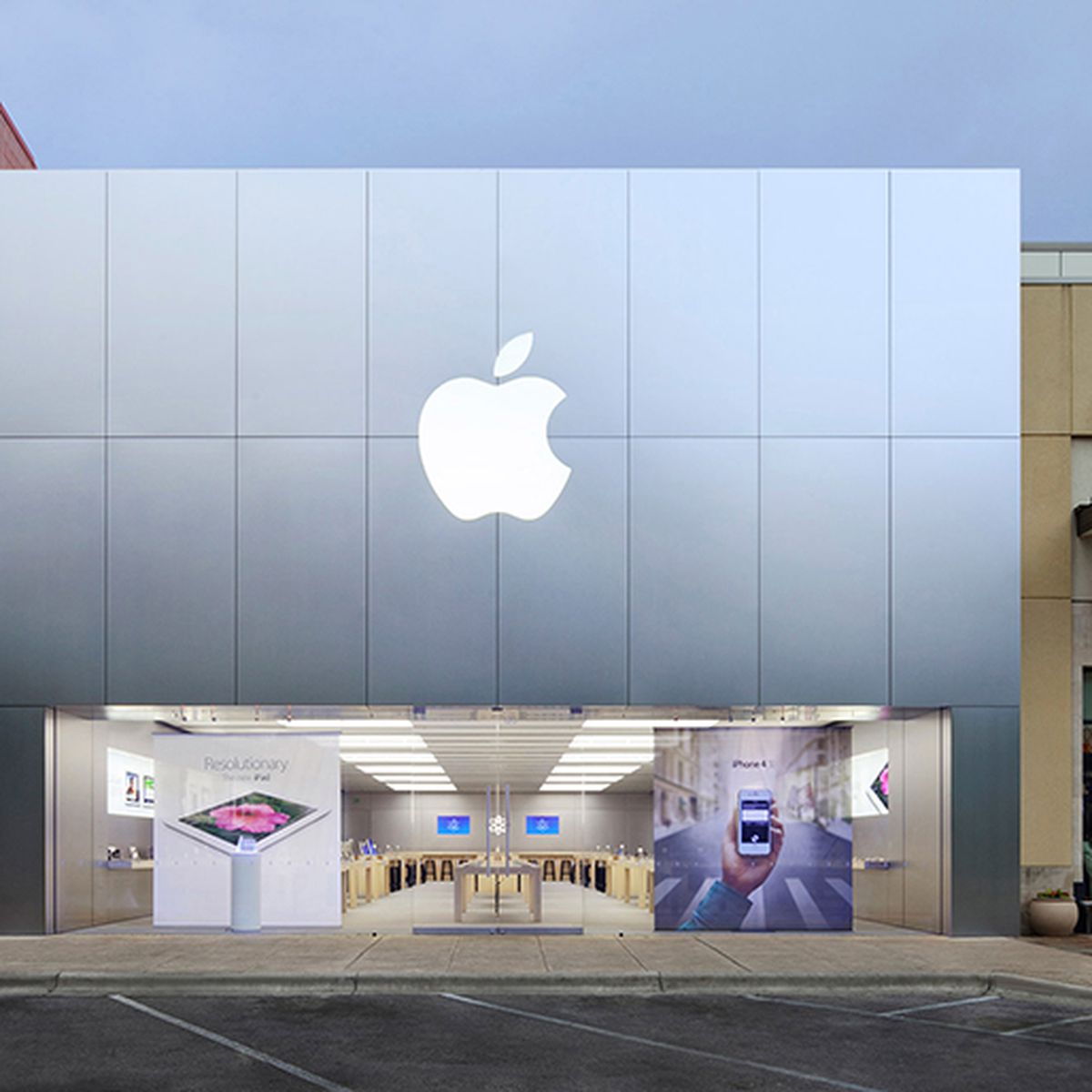 apple store at the domain