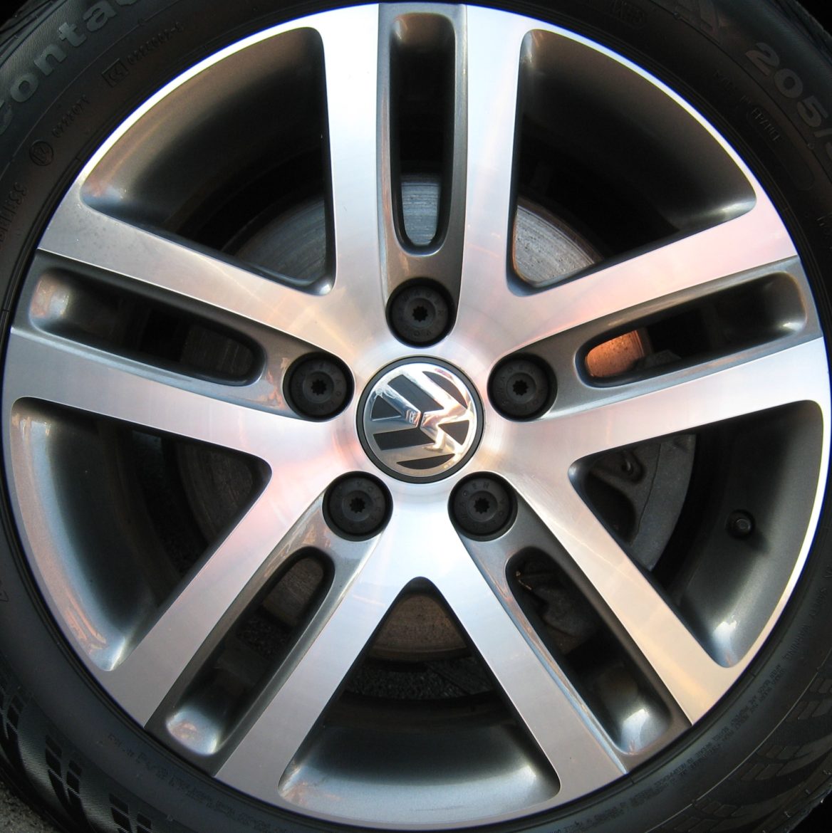 volkswagen jetta wheel bolt pattern