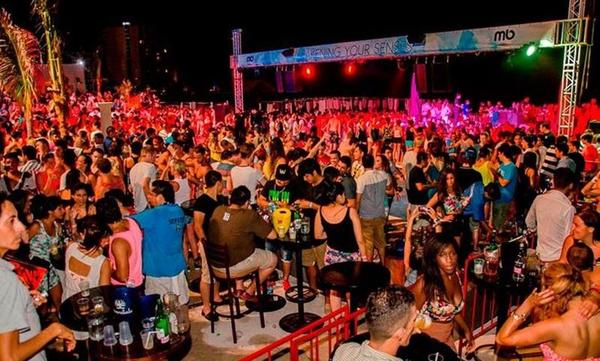 after dark events and entertainment cancun