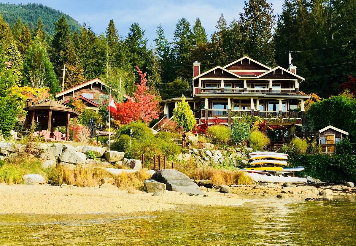 hotels near sechelt bc