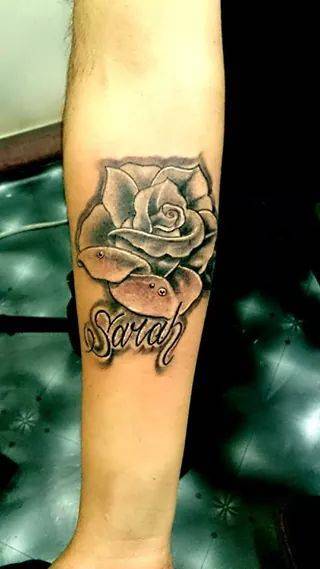 tatuajes con el nombre de rosa