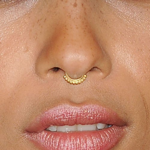 zoe kravitz septum piercing