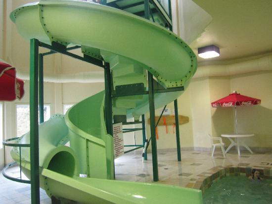 hotels in st johns with water slide