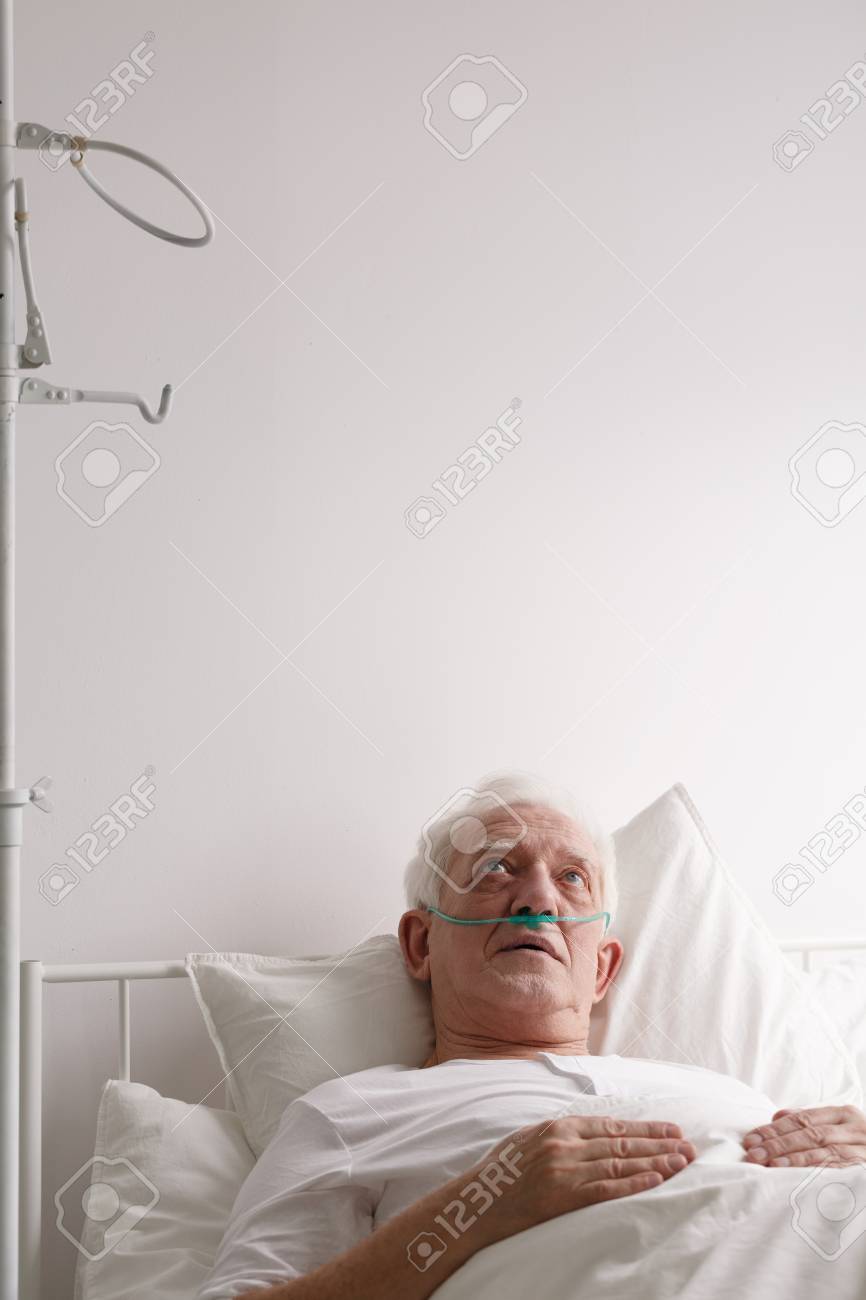 why does a dying person stare at the ceiling