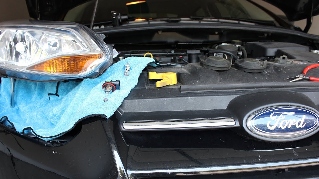 how to change a headlight bulb in a ford focus
