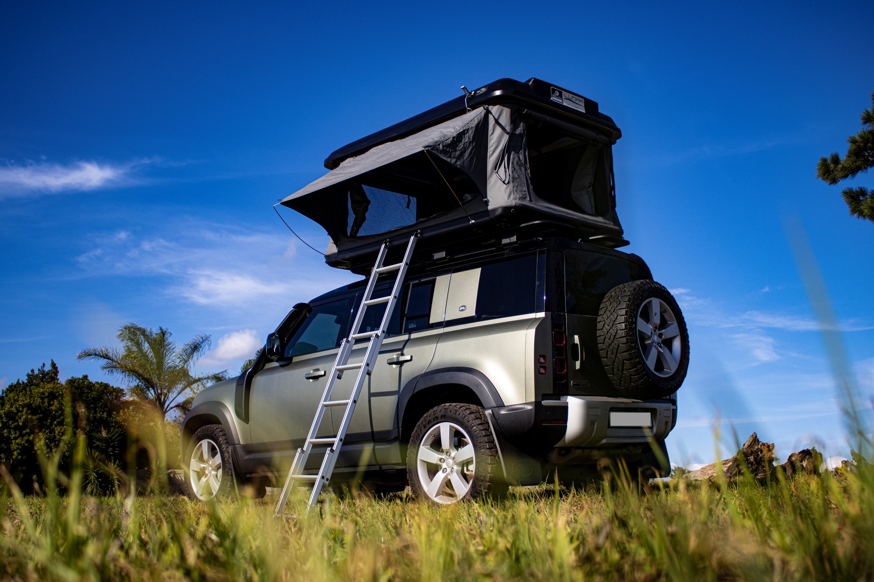 howling moon roof top tent