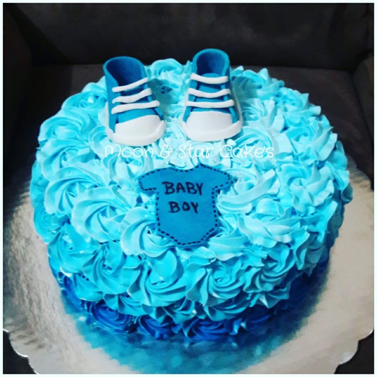 pastel baby shower niño