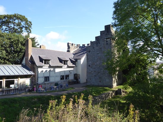 whittington castle cafe