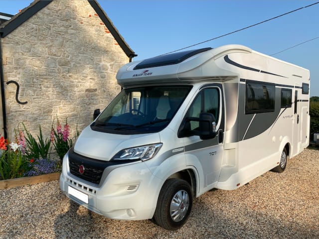 motorhome hire berkshire