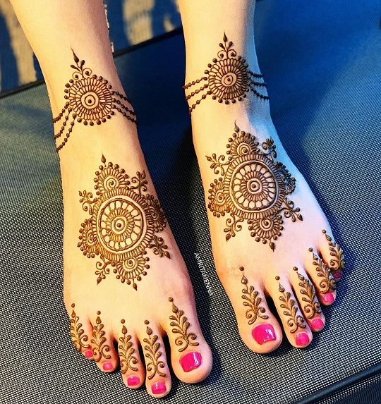 mehndi leg simple design