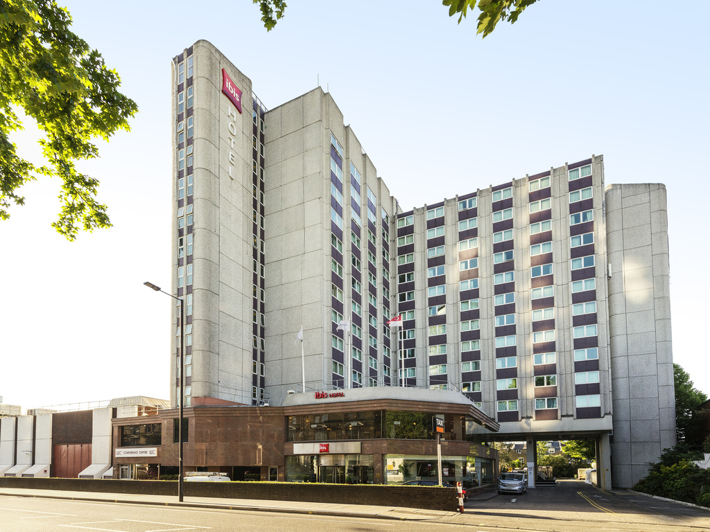 earls court hotels london uk