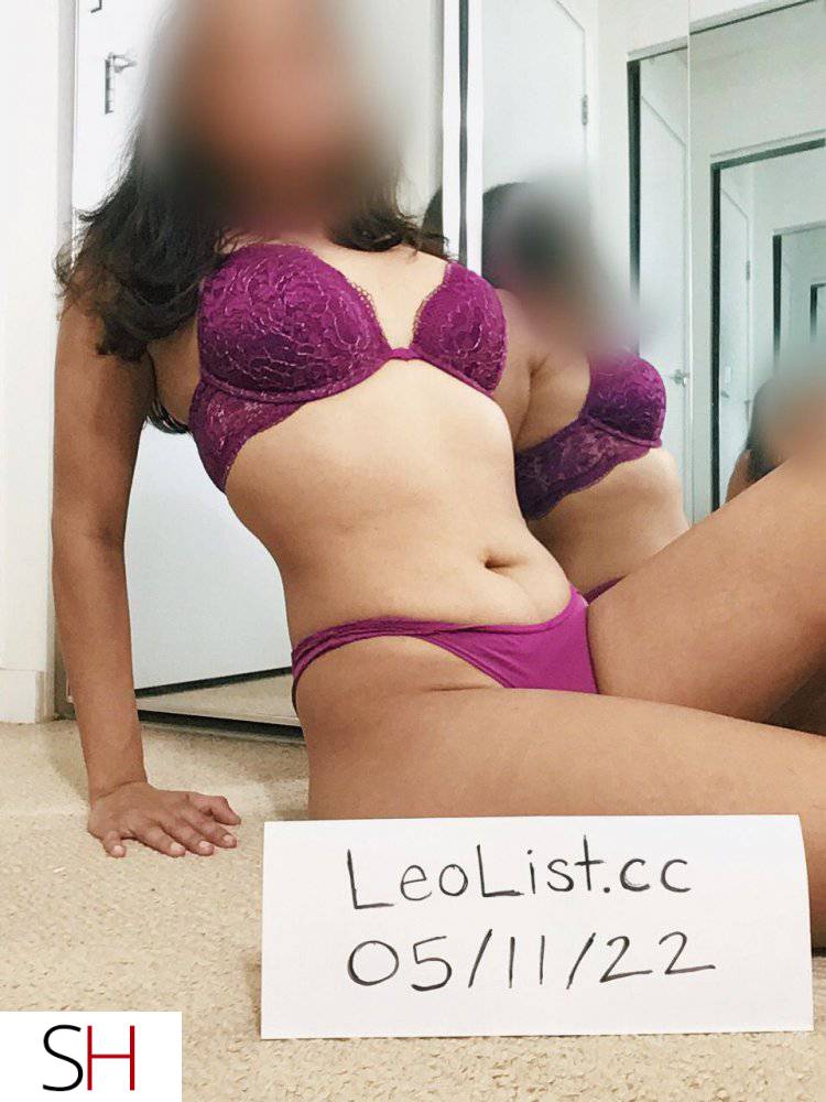 adult leolist surrey bc