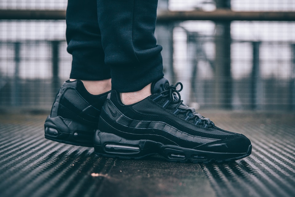 air max all black 95