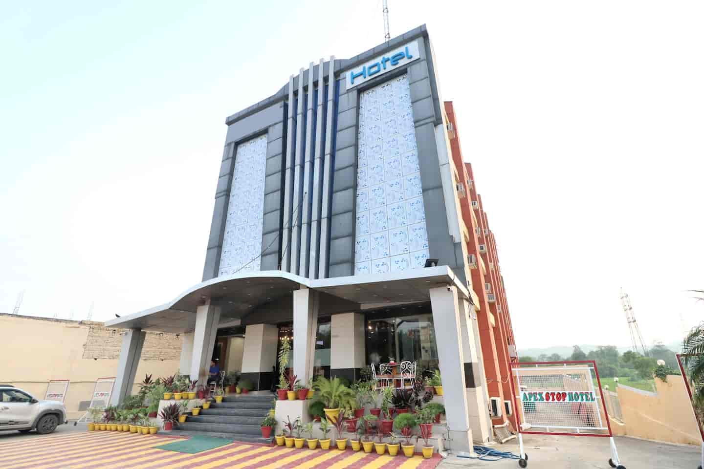 apex hotel baddi