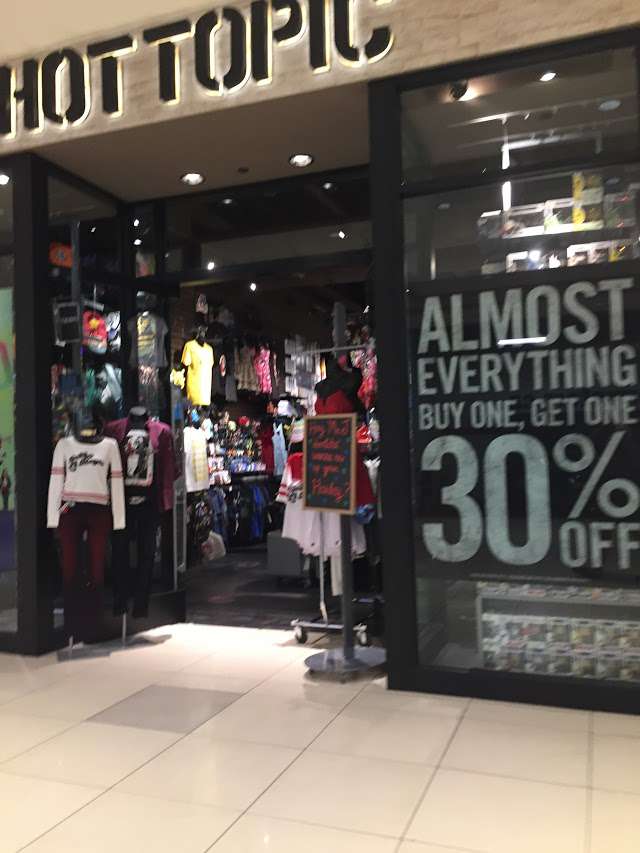 hot topic bayshore ottawa