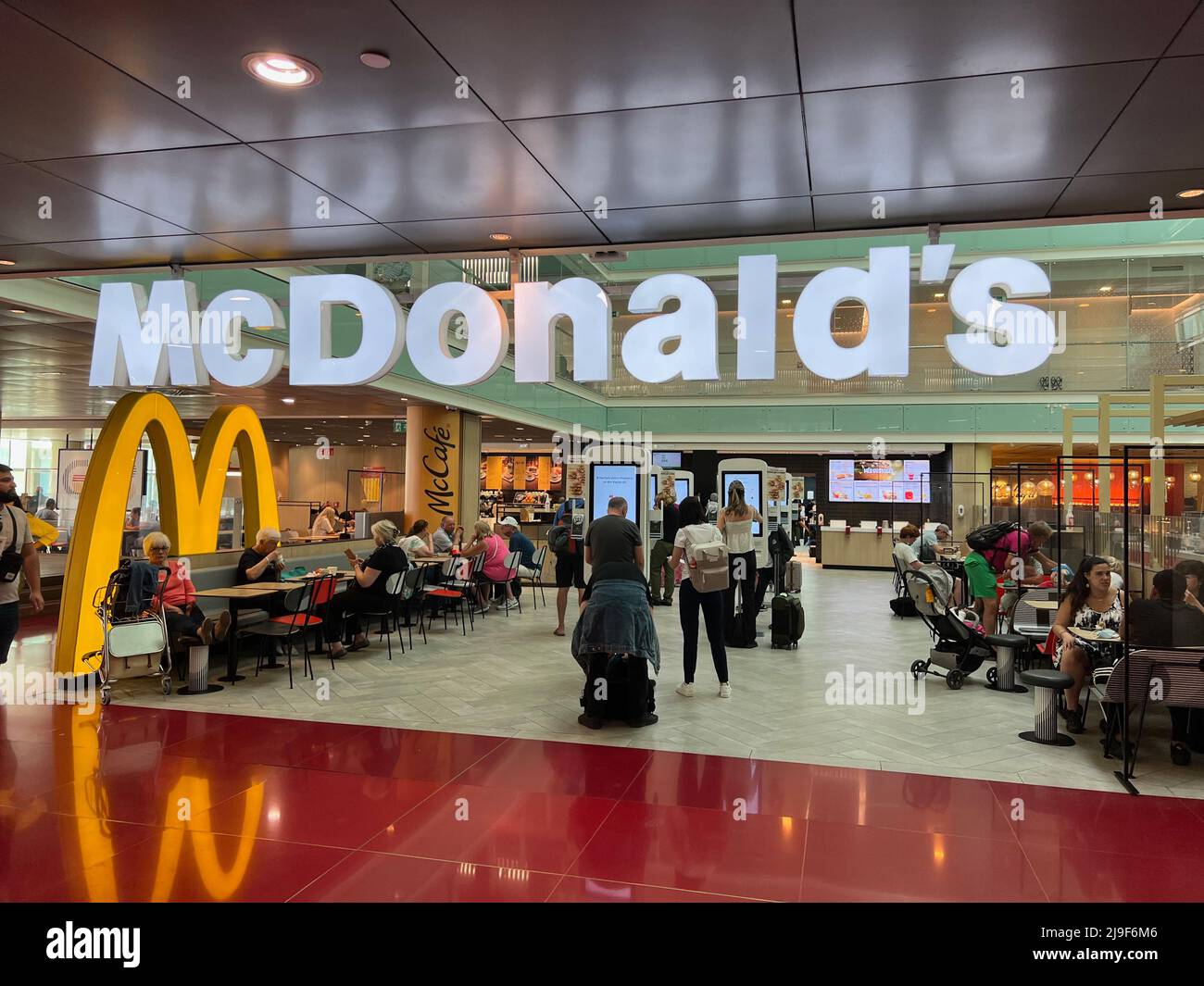 mcdonalds barcelona airport