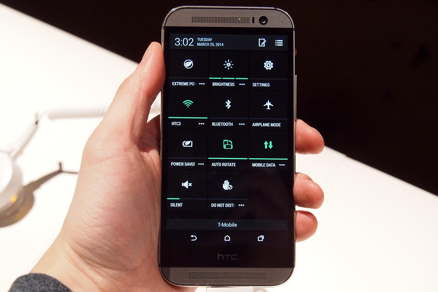 htc one m8 screen flickering