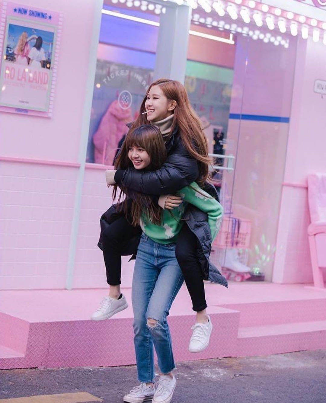 blackpink lisa best friend