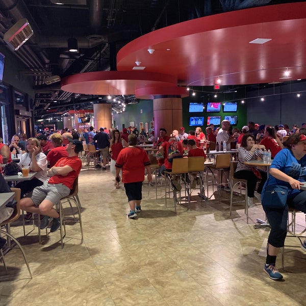 busch stadium redbird club