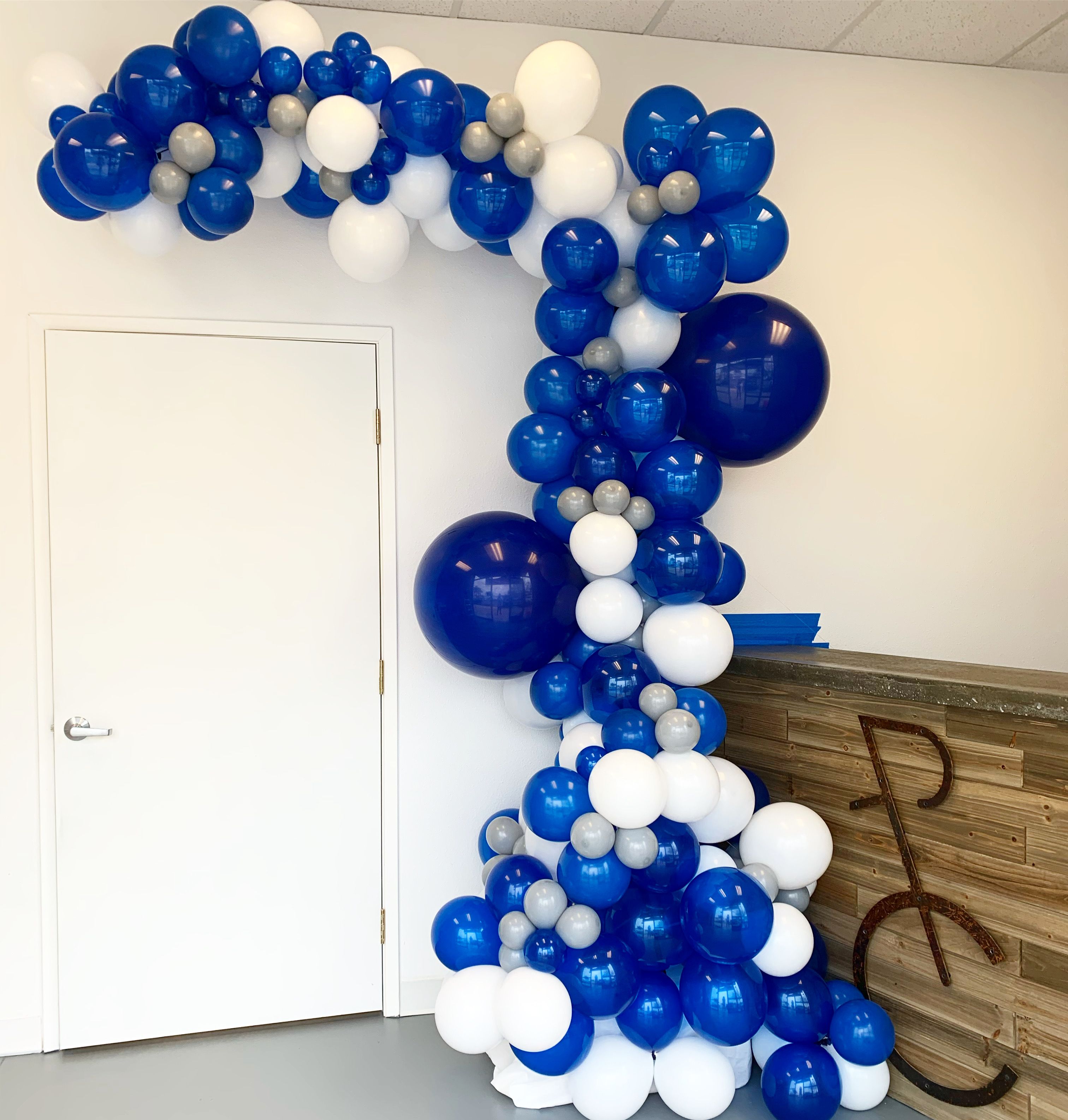 blue and white balloon garland