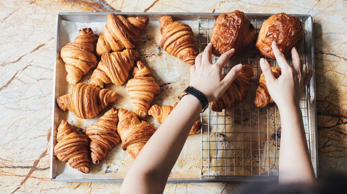 carbs in croissant