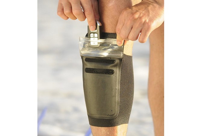 waterproof key holder for swimming