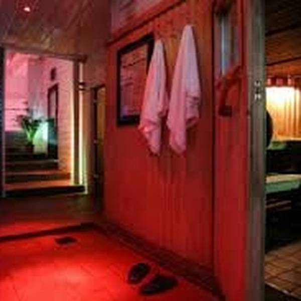 gay saunas in essex