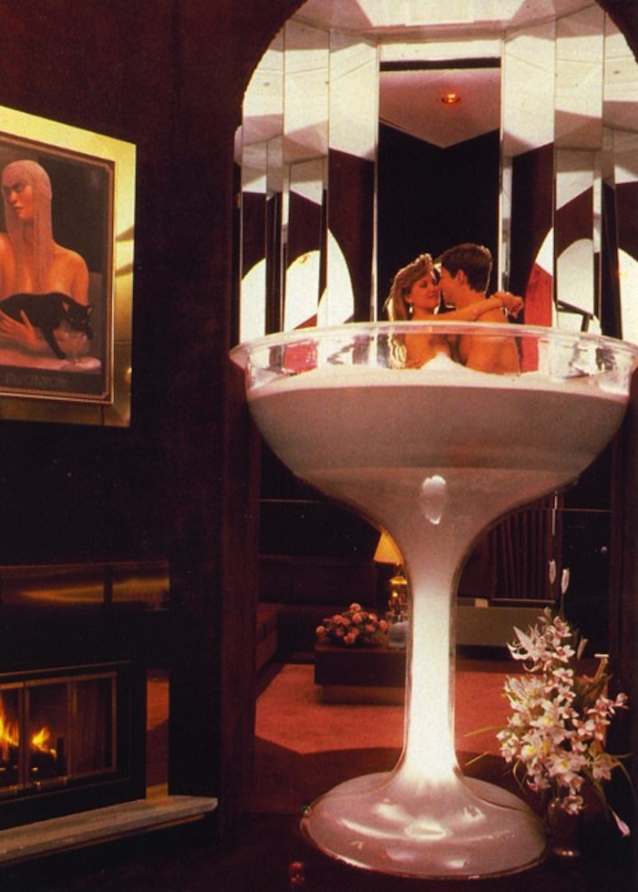 champagne glass tub in poconos