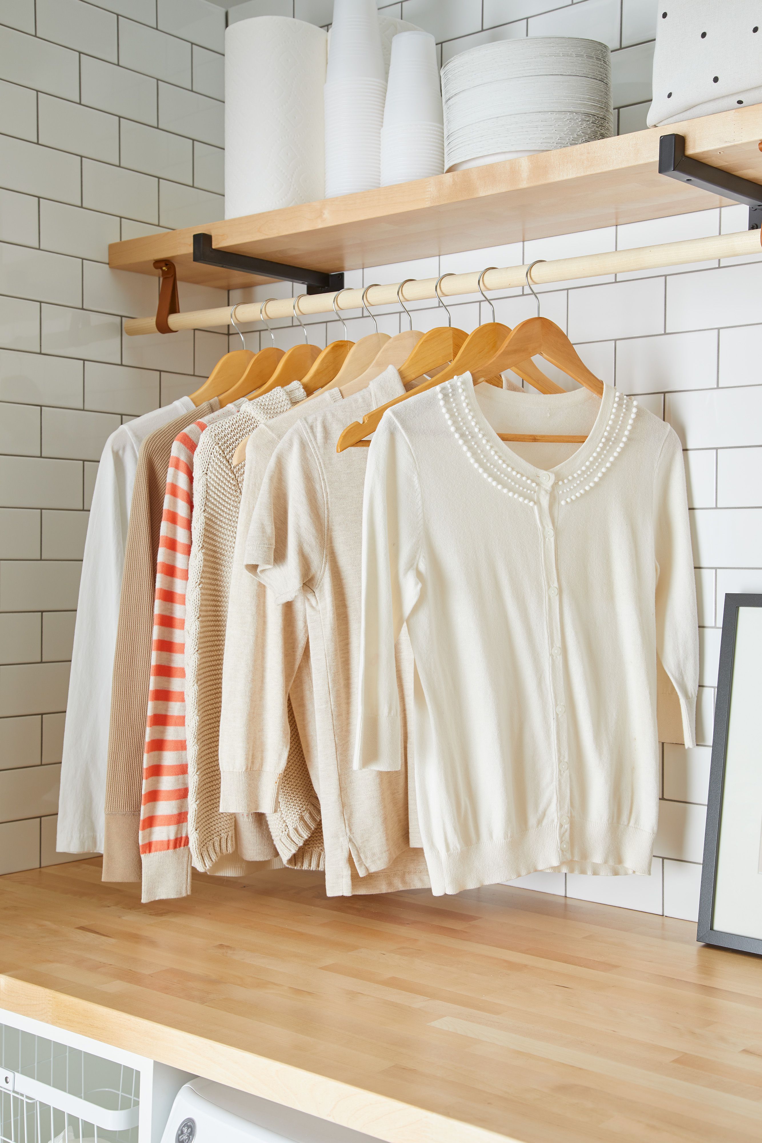 clothes hanging shelf