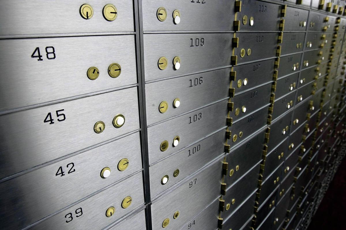 wells fargo safe deposit box near me