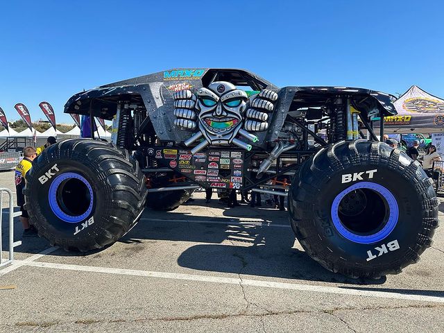 max d monster truck