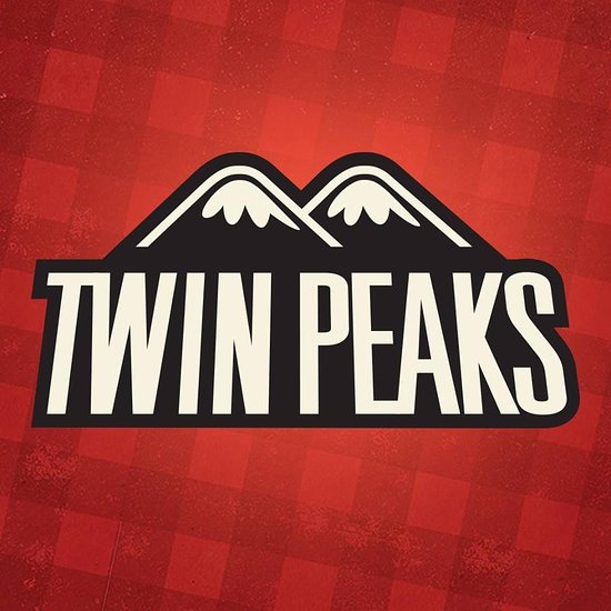 twin peaks restaurant naperville