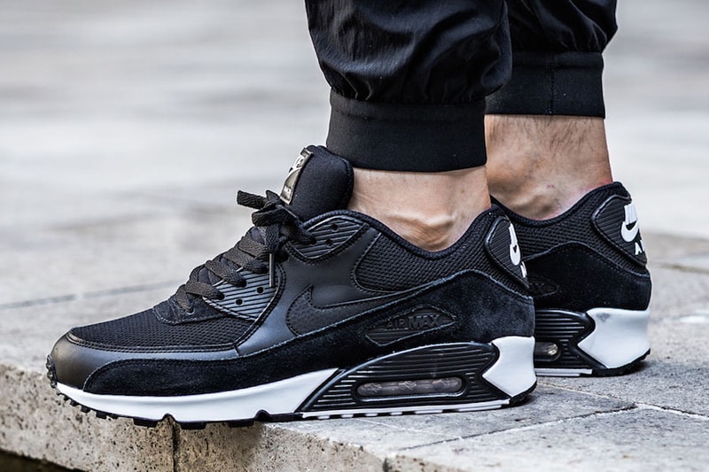 air max 90 black black white