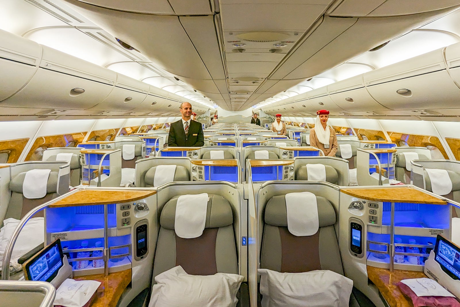 emirates business class offers