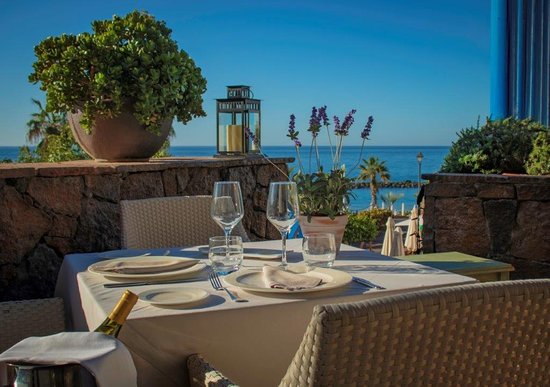 fashion restaurants near costa adeje