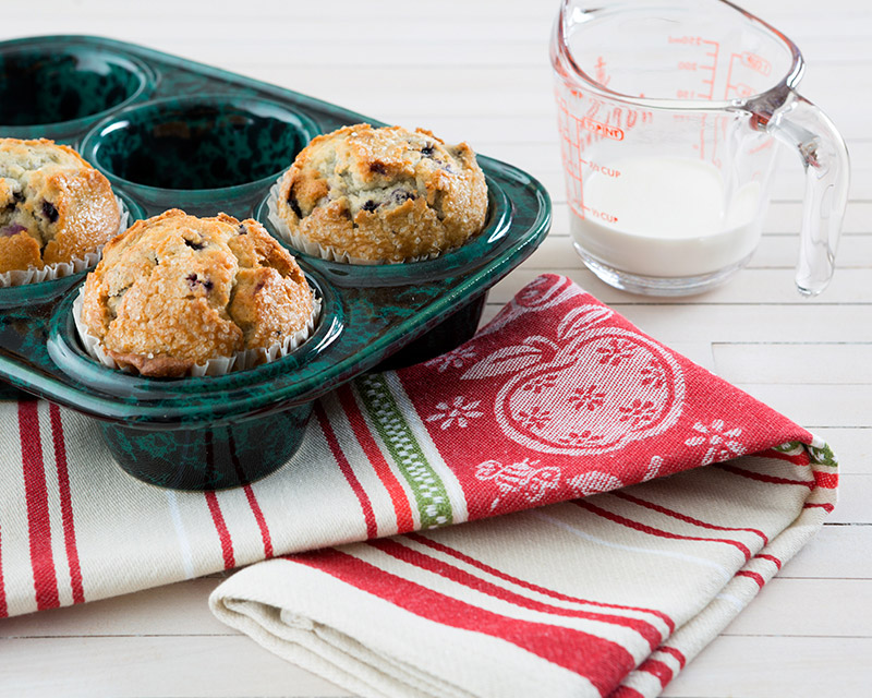 stoneware muffin tray