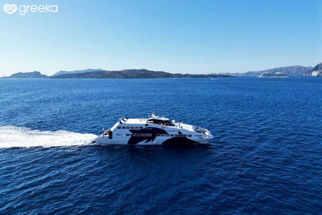 ferry naxos santorini