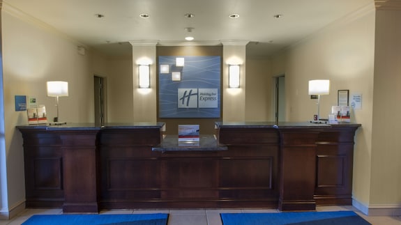 holiday inn express & suites buffalo-airport