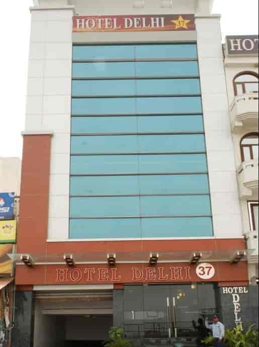 hotels in mahipalpur main road