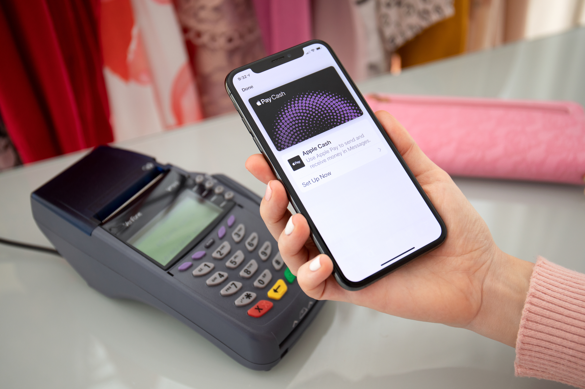 how to use apple pay on iphone 11